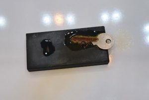 واکنش تیزآب سلطانی با غیر طلا